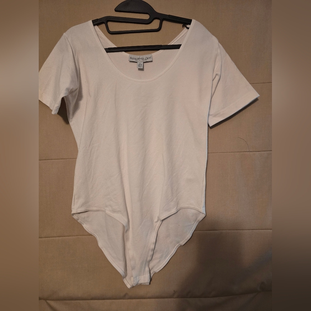 White short sleeve bodysuit XL